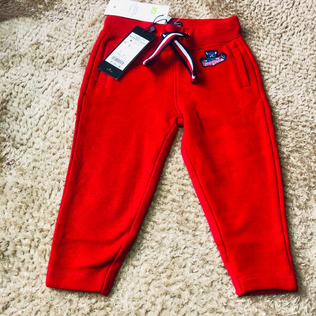 TOMMY HILFIGER(トミーヒルフィガー)の【専用】ヒルフィガー　パンツ　ダイナモ　シューズキッズ キッズ/ベビー/マタニティのベビー服(~85cm)(パンツ)の商品写真