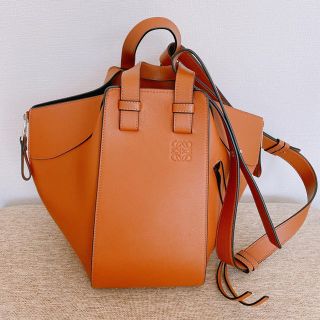 ロエベ(LOEWE)の週末値引き　ロエベ  ハンモックスモール　キャメル  (ハンドバッグ)