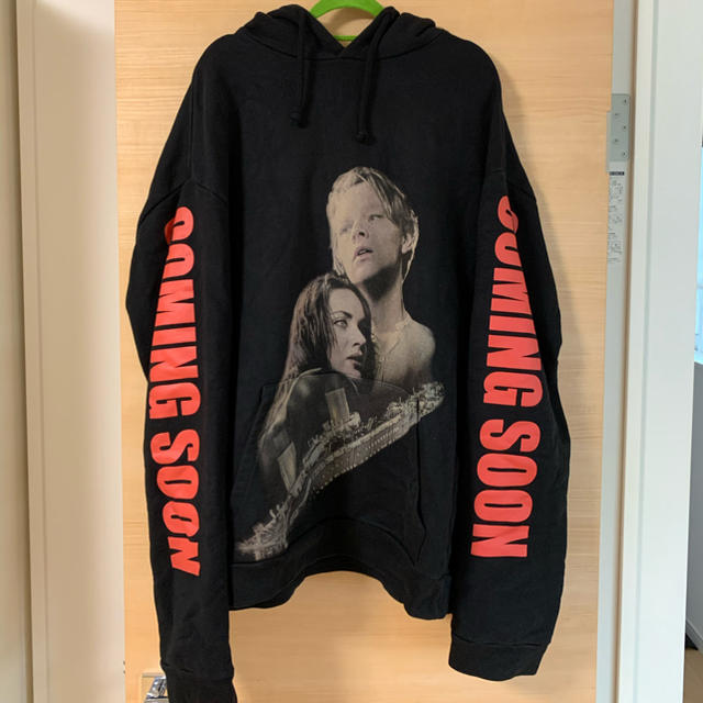 vetements パーカー メンズのトップス(パーカー)の商品写真