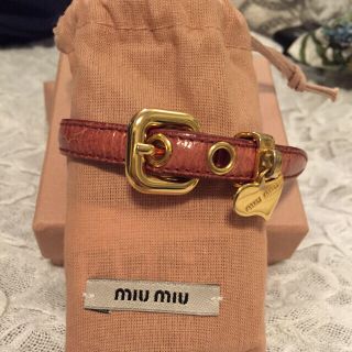 ミュウミュウ(miumiu)のミュウミュウ レザーブレスレット(ブレスレット/バングル)