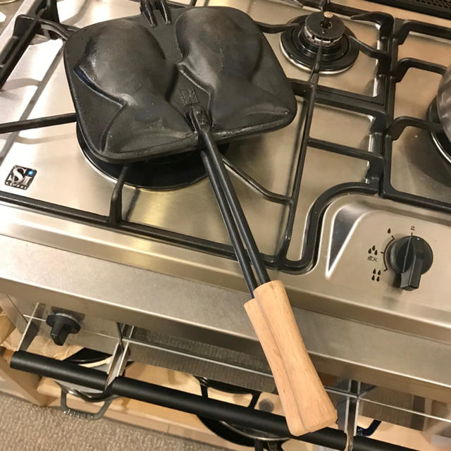 南部鉄器 盛栄堂 及源 たい焼き器　鯛焼き インテリア/住まい/日用品のキッチン/食器(調理道具/製菓道具)の商品写真