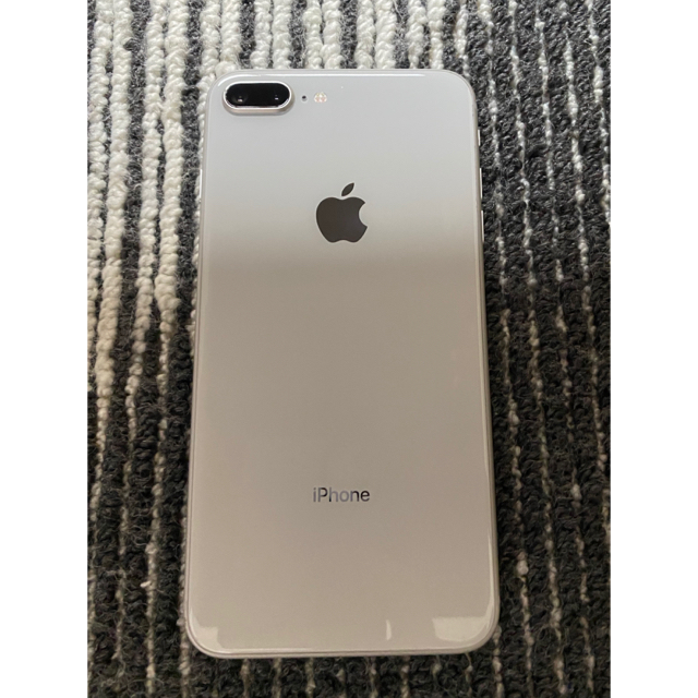 iPhone(アイフォーン)のiPhone8plus 本体 スマホ/家電/カメラのスマートフォン/携帯電話(スマートフォン本体)の商品写真