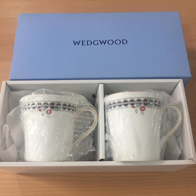 WEDGWOOD(ウェッジウッド)のWEDGWOOD マグカップ ペア【新品、未使用】 インテリア/住まい/日用品のキッチン/食器(グラス/カップ)の商品写真