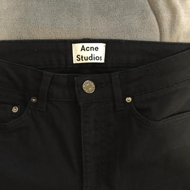 ACNE(アクネ)のAcne Studios SKIN 5 BLACK 27/30 レディースのパンツ(デニム/ジーンズ)の商品写真