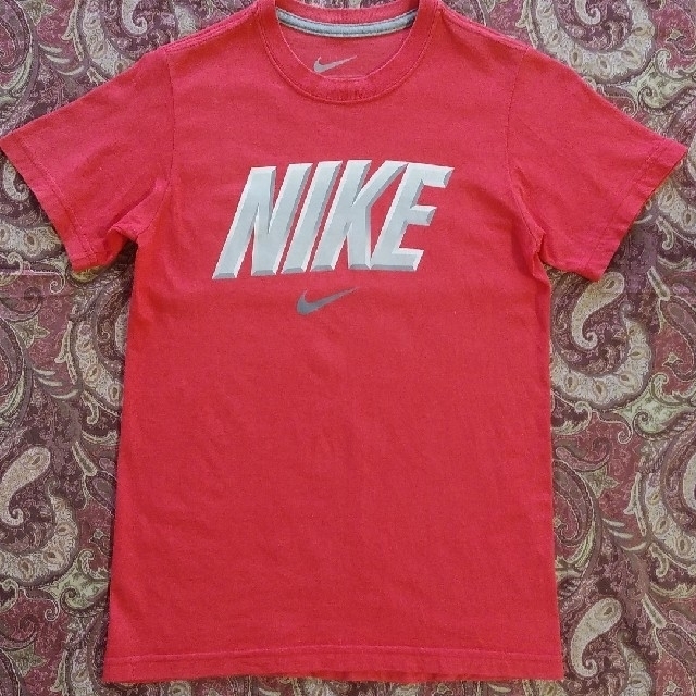 NIKE(ナイキ)のナイキ/ジュニアTシャツ/Sサイズ キッズ/ベビー/マタニティのキッズ服男の子用(90cm~)(Tシャツ/カットソー)の商品写真