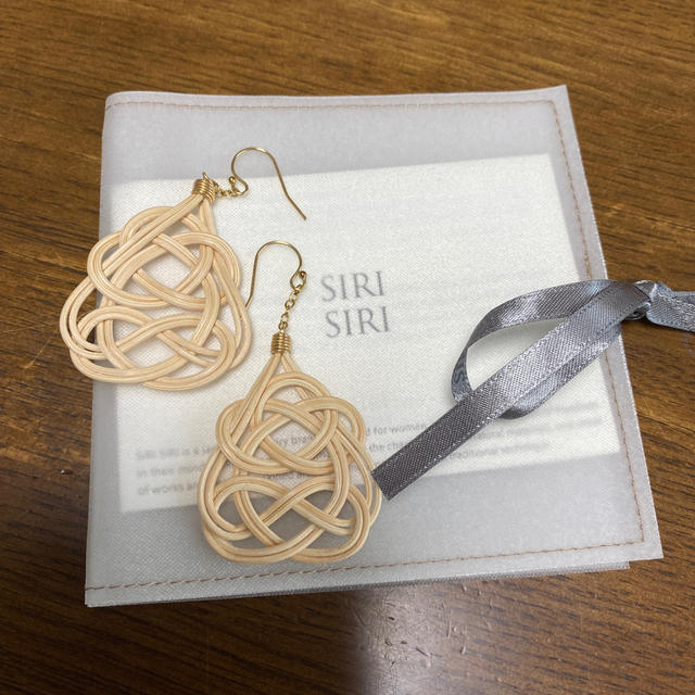 sirisiri arabesque earringの+inforsante.fr