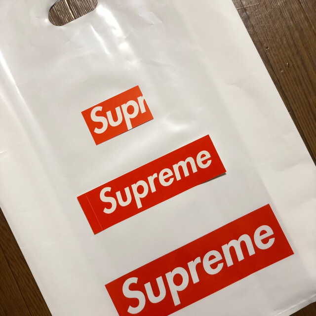 Supreme(シュプリーム)のsupreme  Logo Shirt 20ss メンズのトップス(シャツ)の商品写真