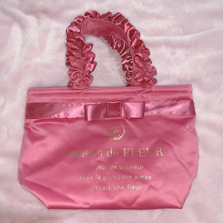 メゾンドフルール(Maison de FLEUR)のブランドロゴフリルハンドルトートバッグS (pink)(トートバッグ)