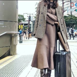 rienda(ひざ丈ワンピース ・ ブラウン/茶色系)のフリマ rienda(ひざ丈ワンピース ・ ブラウン/茶色系)のフリマ