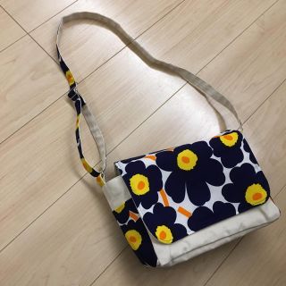 マリメッコ(marimekko)のmarimmekko ハンドメイド ショルダー バッグ(ショルダーバッグ)