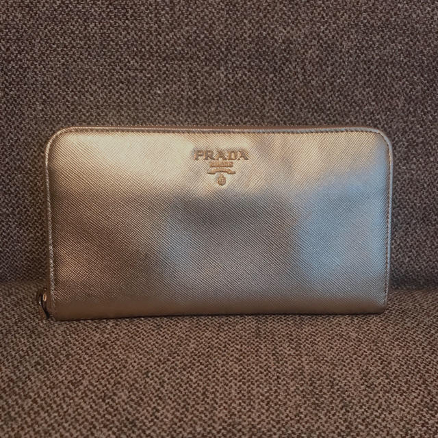 PRADA(プラダ)のPRADA プラダ 長財布 ゴールド（※限定色） レディースのファッション小物(財布)の商品写真