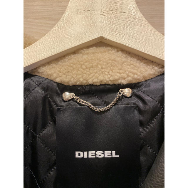 DIESEL(ディーゼル)のディーゼル　革ジャン　 レディースのジャケット/アウター(ライダースジャケット)の商品写真