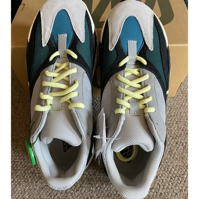 Yeezy Boost 700 OG Wave Runner