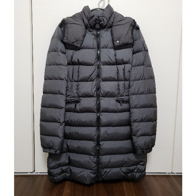 MONCLER(モンクレール)の専用 レディースのジャケット/アウター(ダウンコート)の商品写真