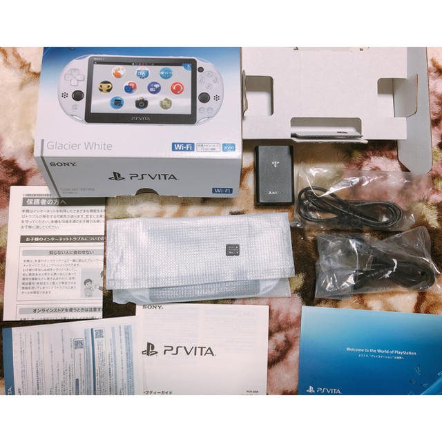 ゲームソフトゲーム機本体SONY PlayStationVITA 本体  PCH-2000 ZA22