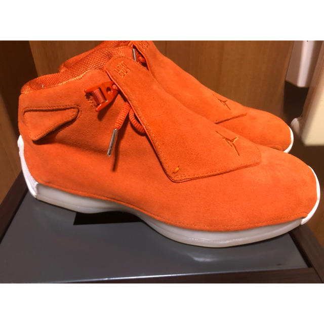 NIKE(ナイキ)のNIKE AIR JORDAN 18 RETRO CAMPFIRE ORANGE メンズの靴/シューズ(スニーカー)の商品写真