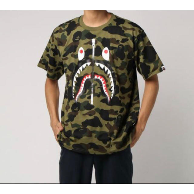 A BATHING APE(アベイシングエイプ)のBAPE 1ST CAMO SHARK TEE メンズのトップス(Tシャツ/カットソー(半袖/袖なし))の商品写真