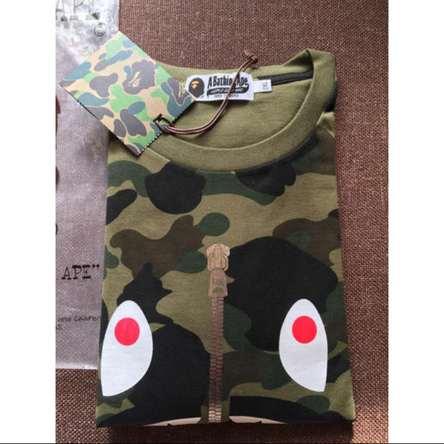 A BATHING APE(アベイシングエイプ)のBAPE 1ST CAMO SHARK TEE メンズのトップス(Tシャツ/カットソー(半袖/袖なし))の商品写真