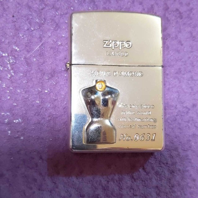 ZIPPO(ジッポー)のシルバーダイヤモンド入りジッポーリミテッド メンズのファッション小物(タバコグッズ)の商品写真