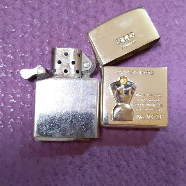 ZIPPO(ジッポー)のシルバーダイヤモンド入りジッポーリミテッド メンズのファッション小物(タバコグッズ)の商品写真