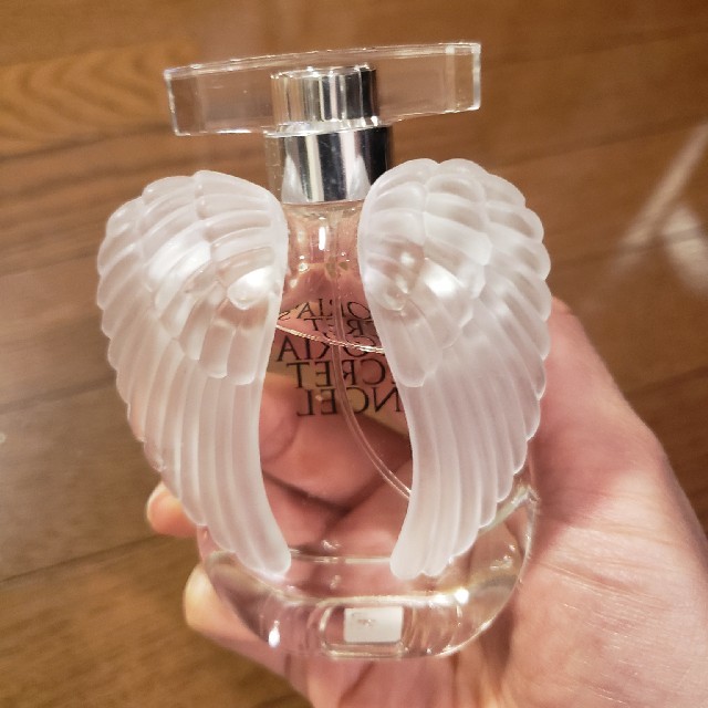 Victoria's Secret(ヴィクトリアズシークレット)のVictoria's secret angel ヴィクトリアシークレット　香水 コスメ/美容の香水(香水(女性用))の商品写真