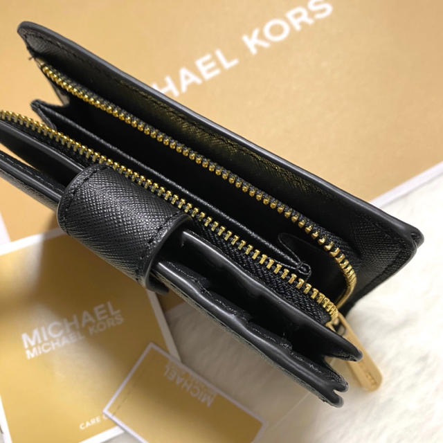 Michael Kors(マイケルコース)の新品　Michael Kors マイケルコース 折り財布 レディースのファッション小物(財布)の商品写真