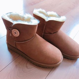 アグ(UGG)の値下げ！新品 UGG ムートンブーツ(ブーツ)