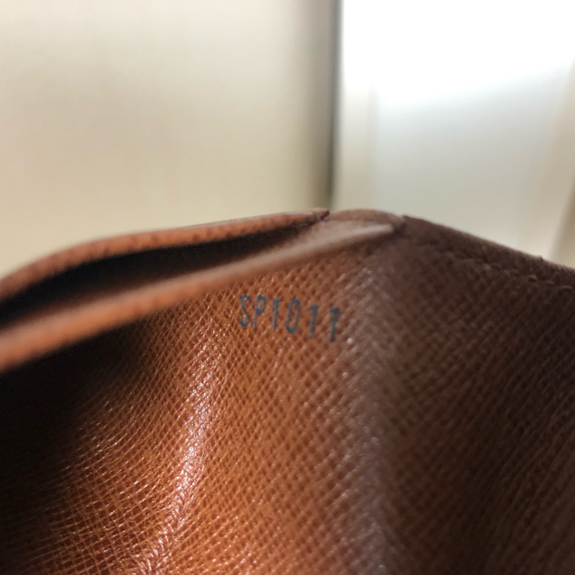 LOUIS VUITTON(ルイヴィトン)のルイ・ヴィトン モノグラム L字ファスナー 二つ折り財布　長財布 レディースのファッション小物(財布)の商品写真