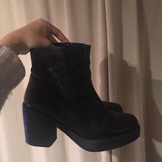 ザラ(ZARA)のザラ  ブラックショートブーツ(ブーツ)