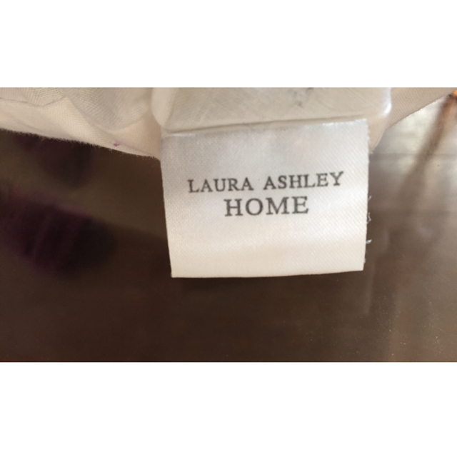 LAURA ASHLEY(ローラアシュレイ)のシート用ヌードクッション ... ❶ インテリア/住まい/日用品のインテリア小物(クッション)の商品写真