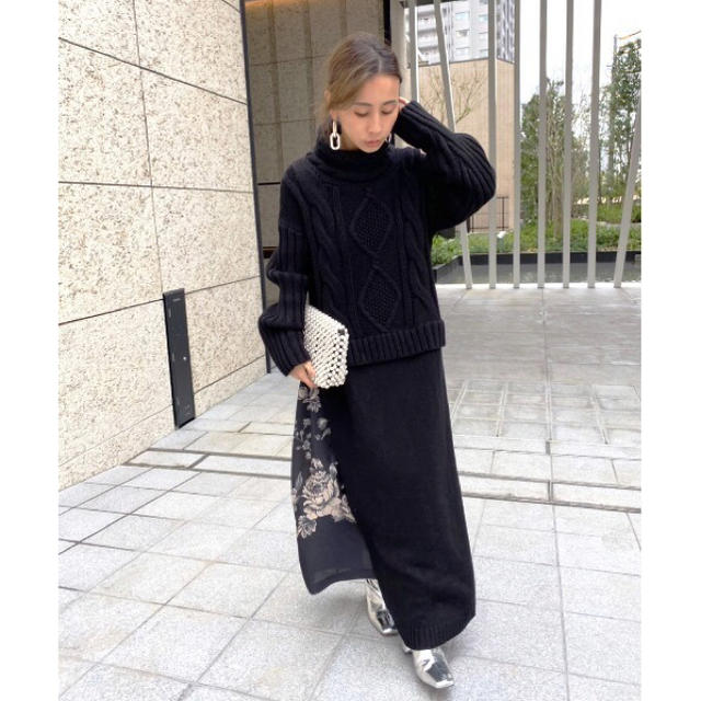 Ameri VINTAGE(アメリヴィンテージ)のameri  vintage LONG SLIT CABLE KNIT TOP レディースのトップス(ニット/セーター)の商品写真