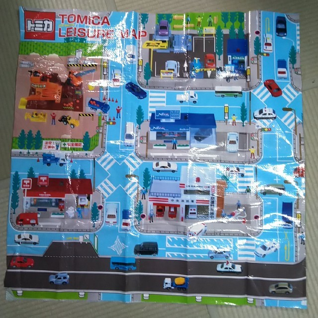 TOMMY(トミー)のたかしま様専用!TOMICA LEISURE MAP　トミカレジャーシート キッズ/ベビー/マタニティの外出/移動用品(その他)の商品写真