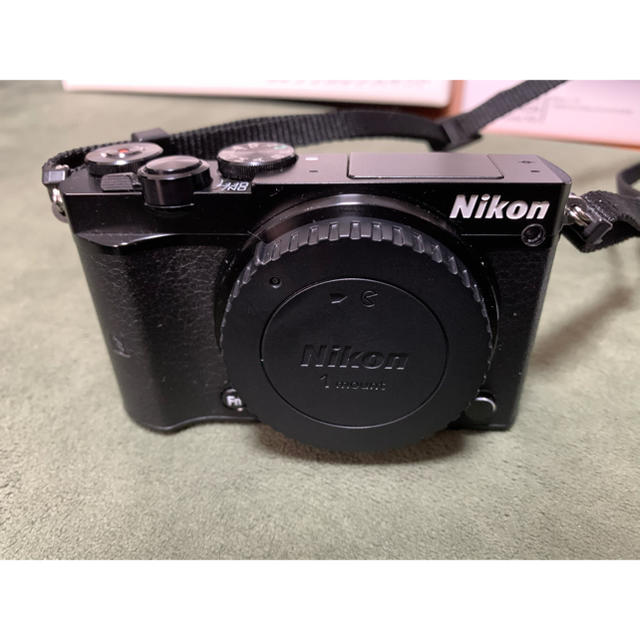 値下げ中、Nikon1 J5ダブルレンズキット ミラーレスカメラ