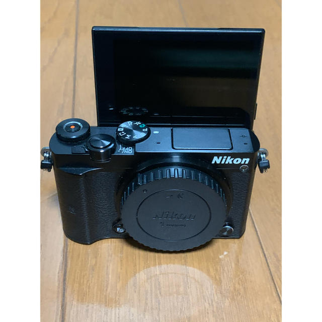 値下げ中、Nikon1 J5ダブルレンズキット ミラーレスカメラ