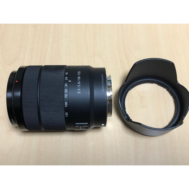 SONY(ソニー)の【美品】SEL18135 E18-135mm F3.5-5.6 OSS スマホ/家電/カメラのカメラ(レンズ(ズーム))の商品写真