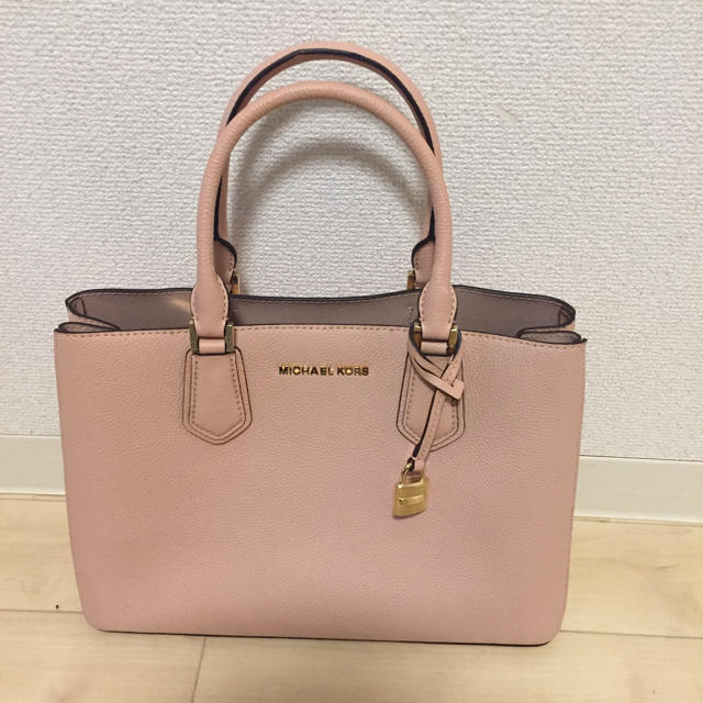 Michael Kors(マイケルコース)のMICHAEL KORS バック  マハリル様専用 レディースのバッグ(ショルダーバッグ)の商品写真