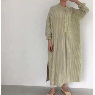 トゥデイフル(TODAYFUL)の【新品】 TODAYFUL ストライプシャツドレス　38 ベージュ (ロングワンピース/マキシワンピース)