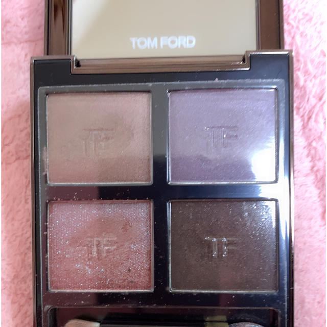 TOM FORD(トムフォード)の2回使用☆トムフォードアイシャドウ コスメ/美容のベースメイク/化粧品(アイシャドウ)の商品写真