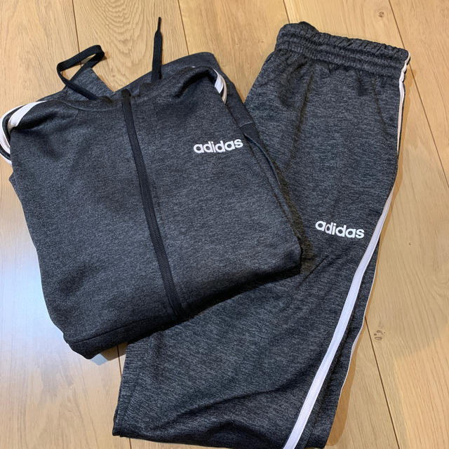 adidas(アディダス)のアディダス　セットアップ レディースのトップス(トレーナー/スウェット)の商品写真