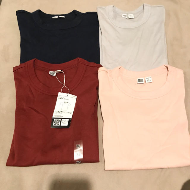 UNIQLO(ユニクロ)のUNIQLO U  tシャツ 4枚セット　XS サイズ レディースのトップス(Tシャツ(半袖/袖なし))の商品写真