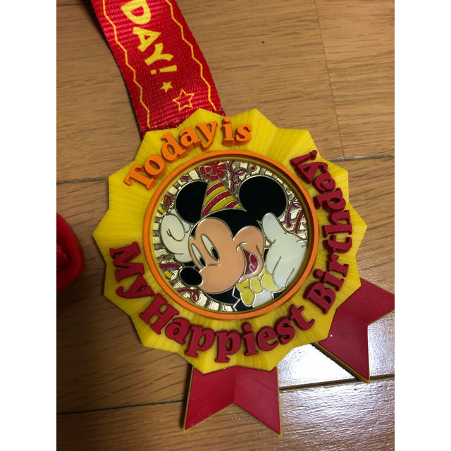 Disney ディズニー バースデーメダル 誕生日特典 ディズニーの通販 By はなちゃん S Shop ディズニーならラクマ