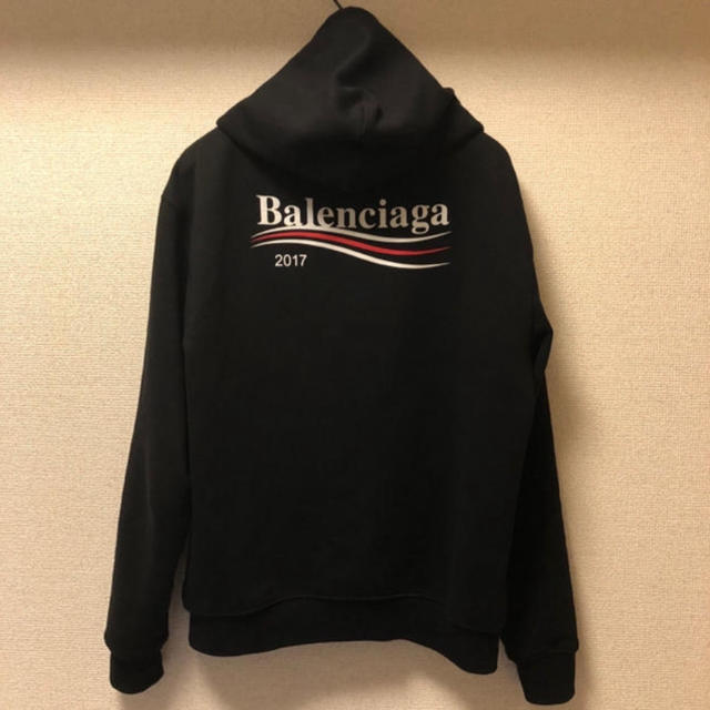 バレンシアガ　BALENCIAGA パーカー