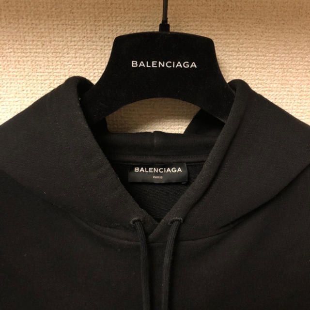 バレンシアガ　BALENCIAGA パーカー