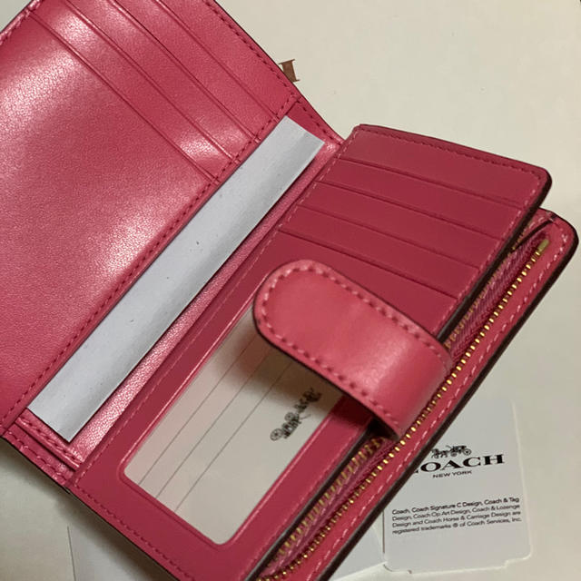 COACH(コーチ)のコーチCOACH♡二つ折り財布♡カーキ/ピンク正規新品 レディースのファッション小物(財布)の商品写真