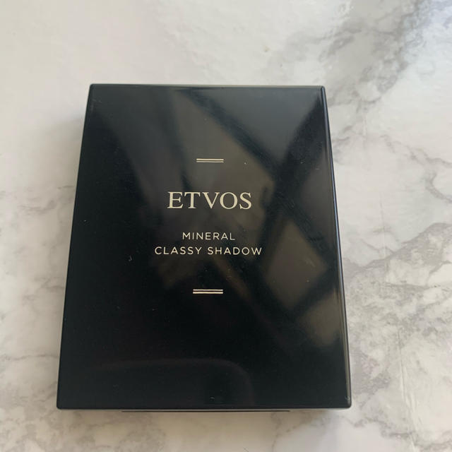 ETVOS(エトヴォス)のETVOS ミネラルクラッシィシャドー　プラウレッド コスメ/美容のベースメイク/化粧品(アイシャドウ)の商品写真