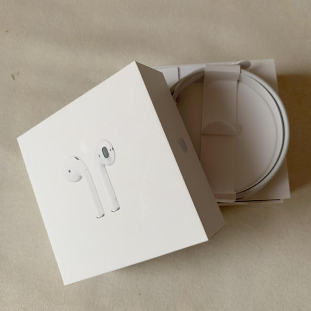 Apple(アップル)のairpods 両耳 スマホ/家電/カメラのオーディオ機器(ヘッドフォン/イヤフォン)の商品写真