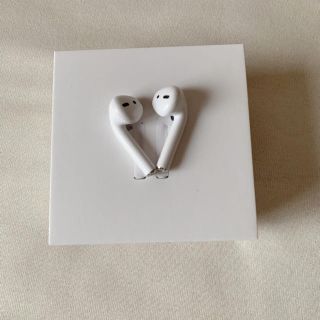 アップル(Apple)のairpods 両耳(ヘッドフォン/イヤフォン)