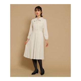 アナトリエ(anatelier)の【新品・タグ付】アナトリエ　anatelier リボンプリーツ　ワンピース(ひざ丈ワンピース)