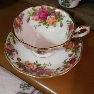 ロイヤルアルバート(ROYAL ALBERT)のカップとソーサー 1客組(食器)