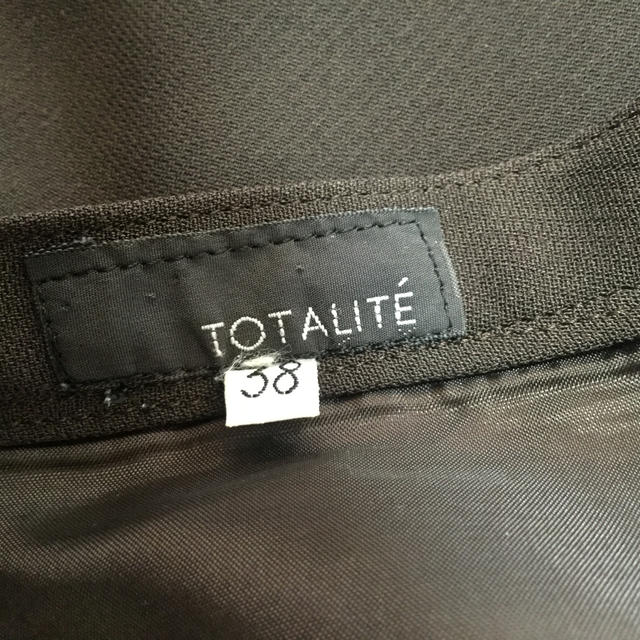 La TOTALITE(ラトータリテ)のスカート レディースのスカート(ひざ丈スカート)の商品写真